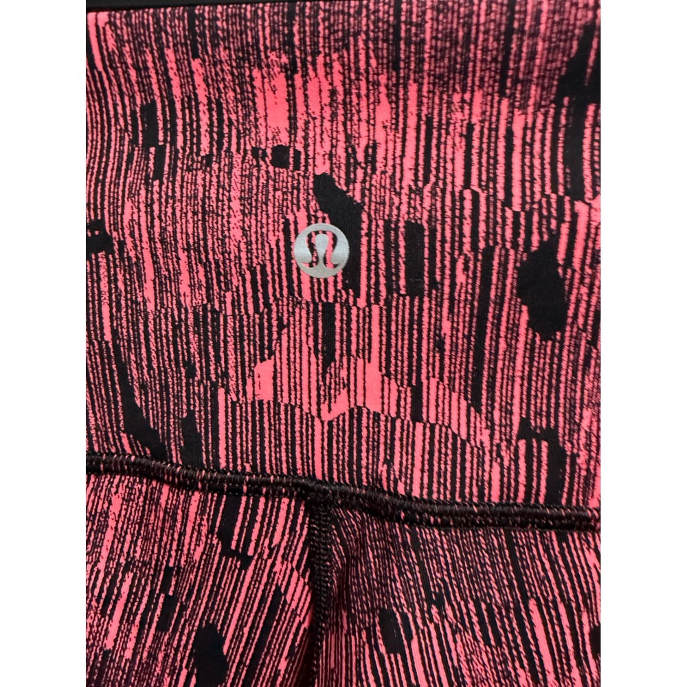 Lululemon High Rise Crop Leggings Pink Black Static Print Size 12, 7/8 length